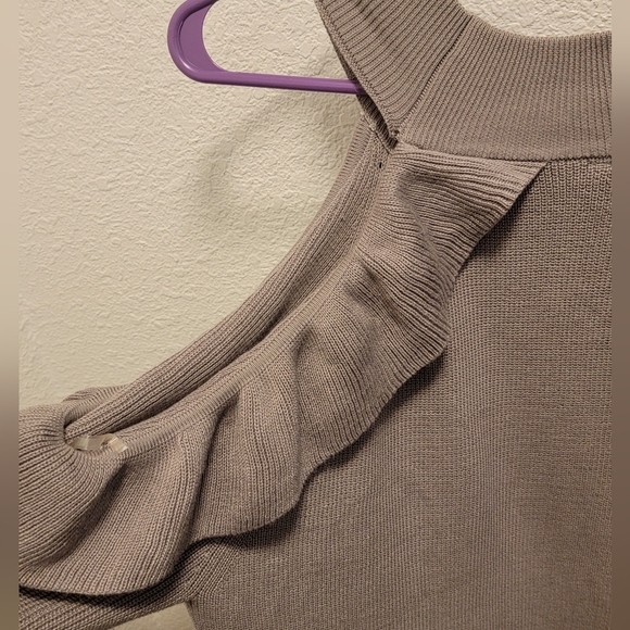 Off Shoulder Ruffled Cutout Sweater - Picture 8 of 8